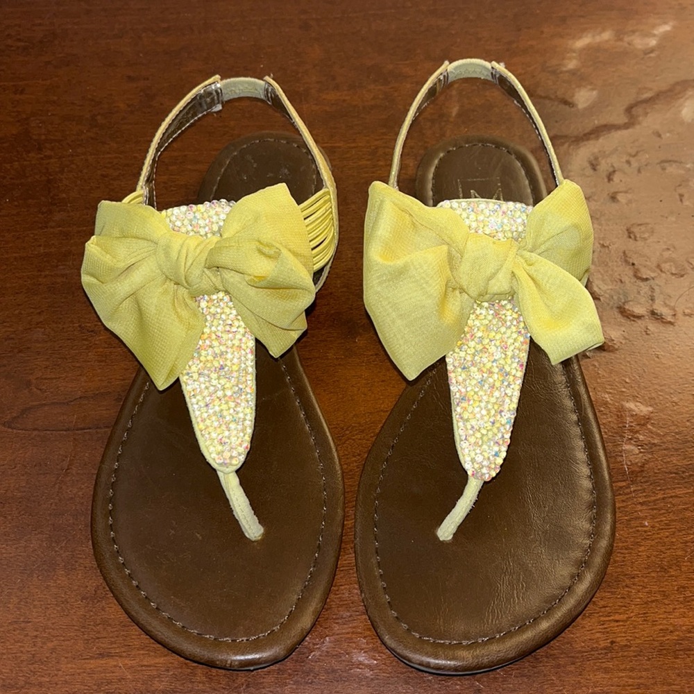 Light yellow size 7.5